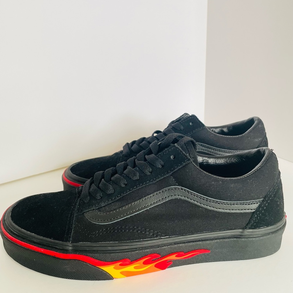 🔥Vans Old Skool Black Flame Wall Skate Low-Top Shoes Mens 7.5 or Wmns 11.5 NWOB